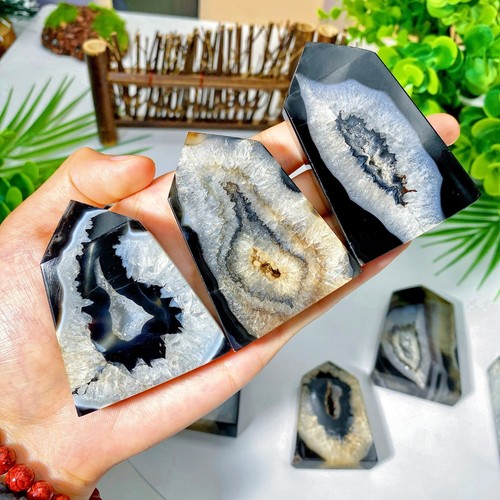 Black sardonyx geode - sardonyx, agate
